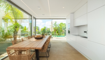 Resa Estates Ibiza sale villa Marlin vieuws kitchen .jpg